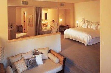 Sundara Inn And Spa Lake Delton Room photo